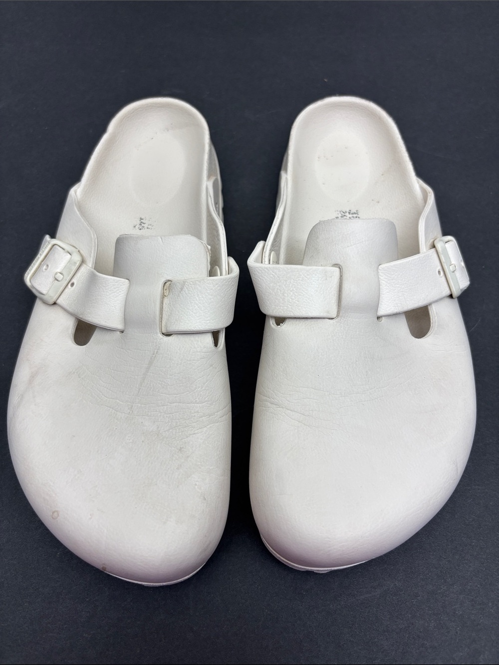 Birkenstock rubber clogs women’s SZ 7, box 77